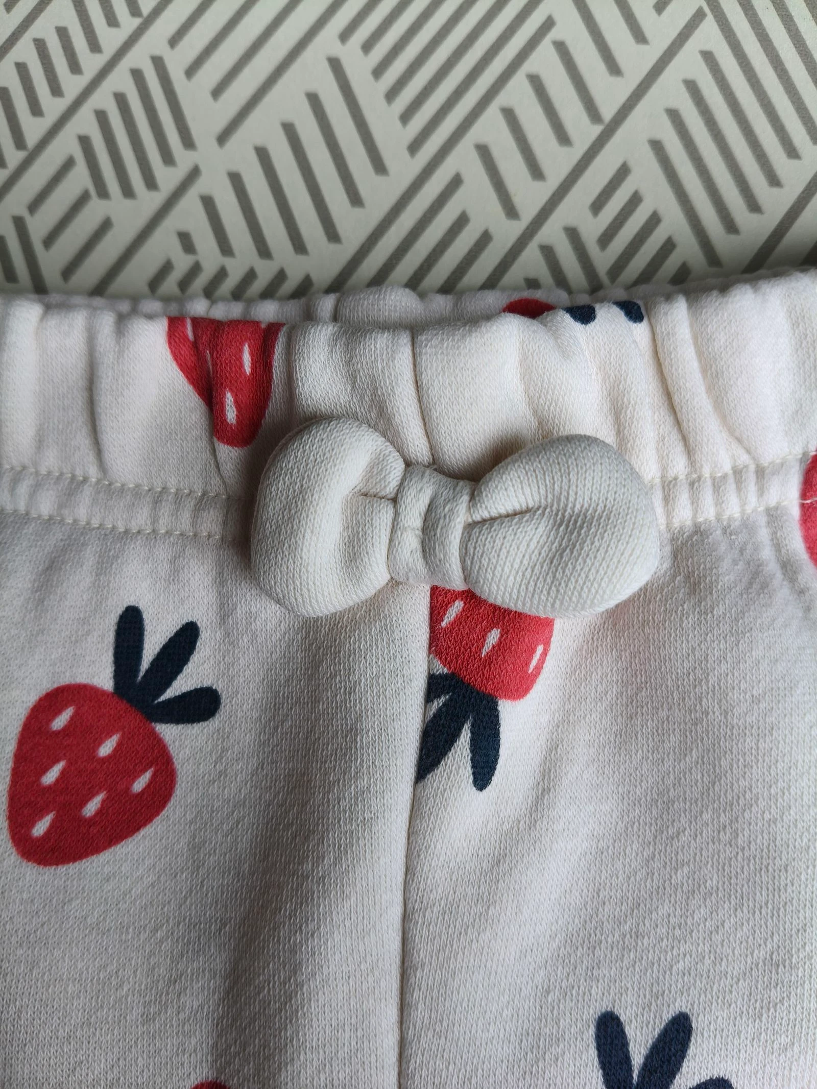 Pantalón cálido para niña Bub'l blanco con fresas 9 meses – photo 3